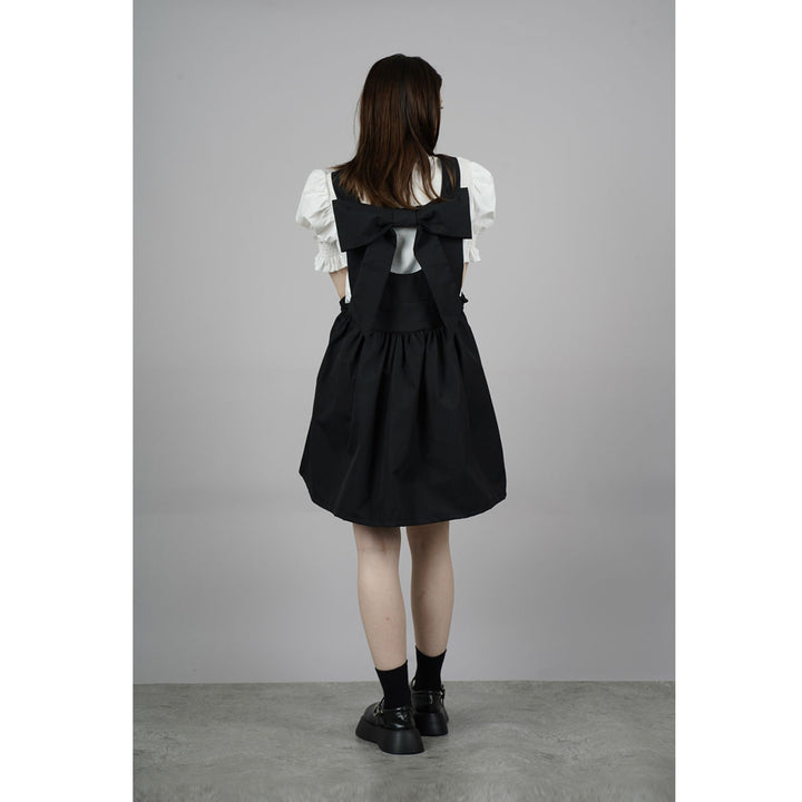 Front ribbon sleeveless onepiece ¥8,980 / ¥8,480