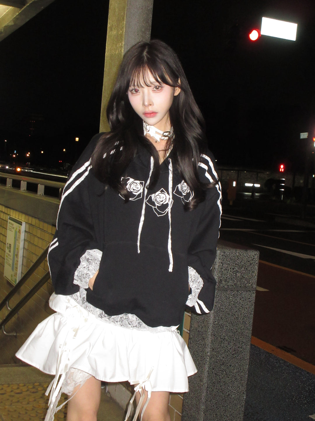 ୨୧1週間限定10％OFF୨୧ [ yy0904._] 緩苺 - Rose Embroidered Hoodie