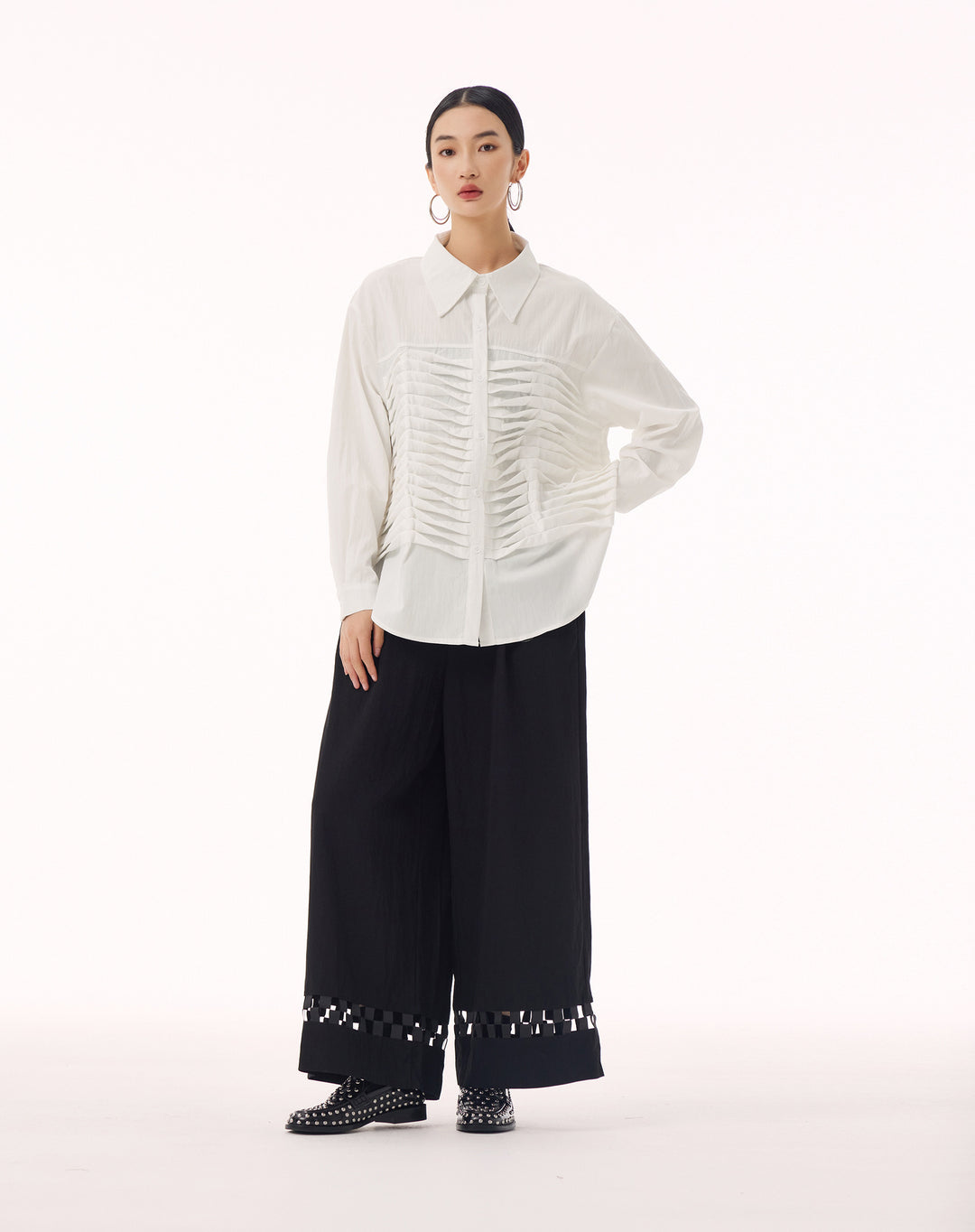 Front tuck loose shirt